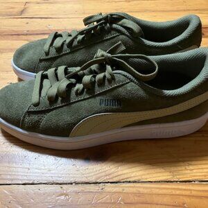 Suede Pumas- soft foam